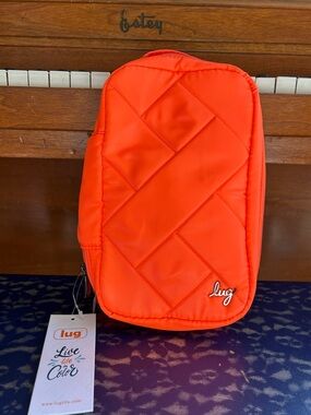Lug Hover Cosmetic Case Coral NWT